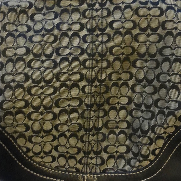 Signature Coach purse - Picture 6 of 8